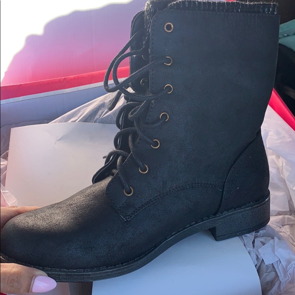 Shoe Dazzle combat boot